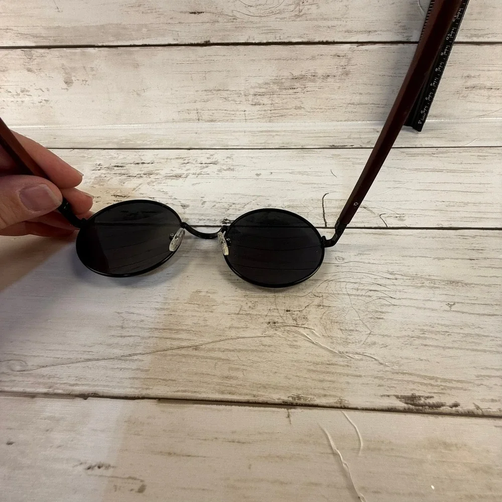 TruWood Round Sunglasses Black Metal Frame Wood Temples Retro Boho Shades